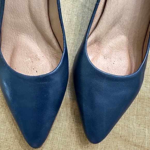 Antonio Melani Elynda Leather Navy Pumps - Picture 2 of 7